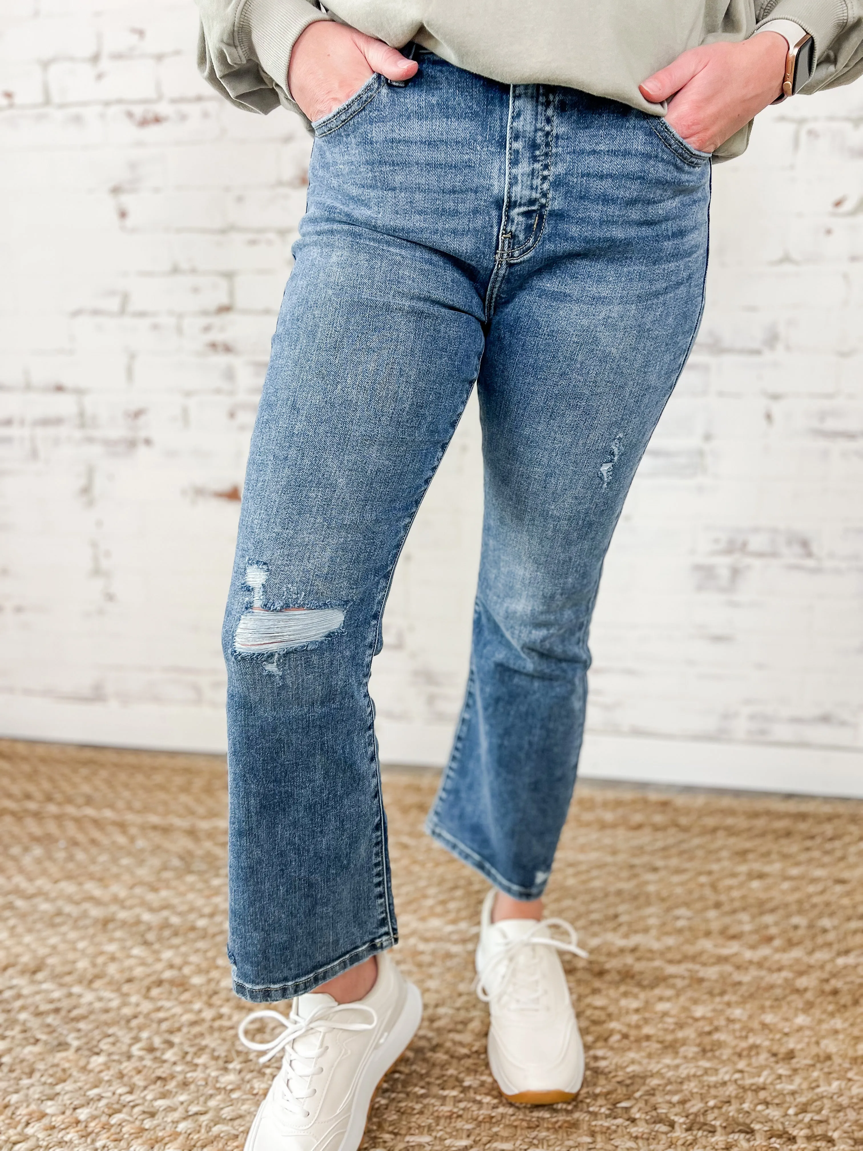 Mila Mid Rise Crop Flare