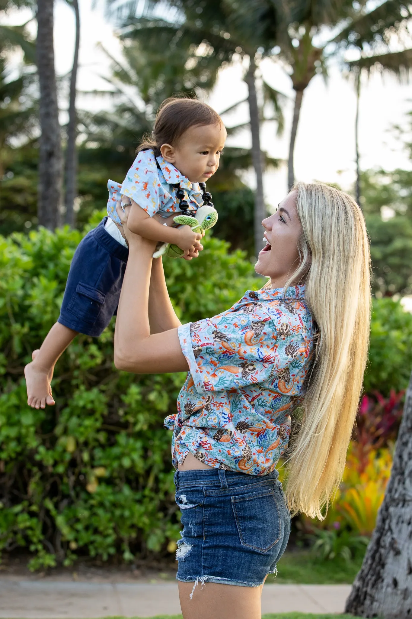 Women's Rancho shirt in Mermaid to Be Friends